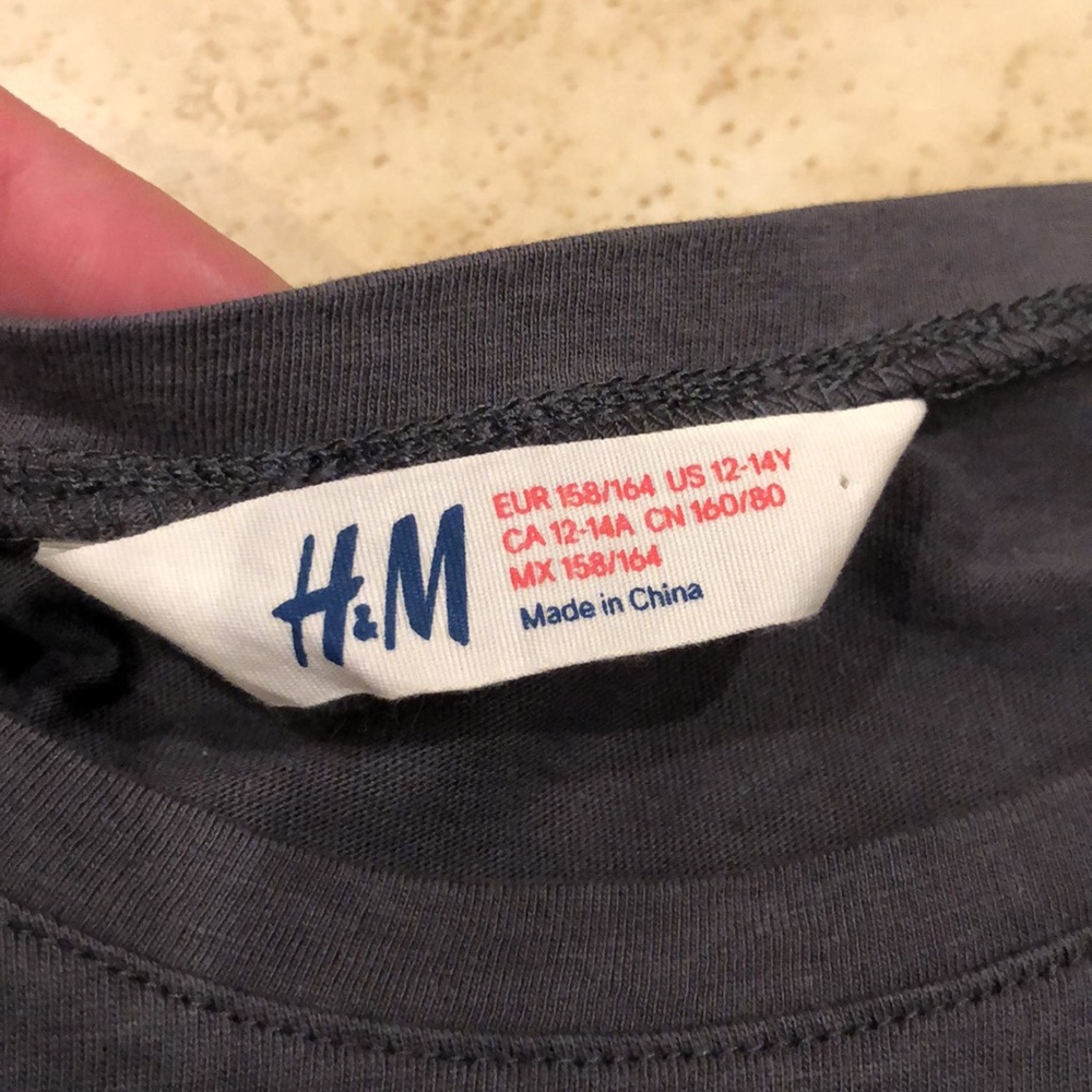 H&M ๐๐short sleeve tee - Picture 5 of 10